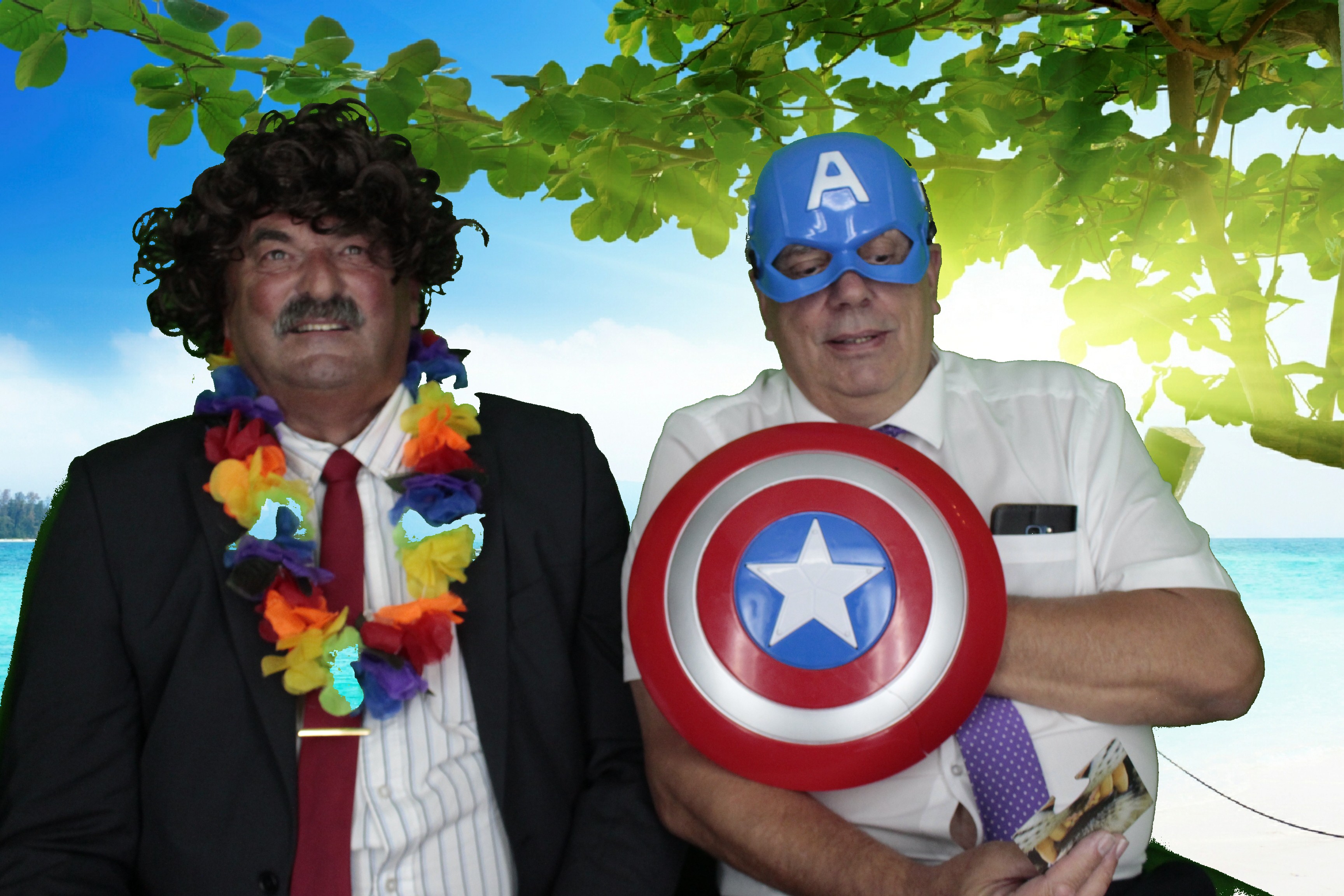 Mr & Mrs Bowles | View more photos from the event at gallery.myphotoboothexperience.co.uk/u/MyPhotoBoothExperienceLtd/Mr-Mrs-Bowles